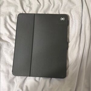 Speck Black Tablet Case 13 inch iPad Air